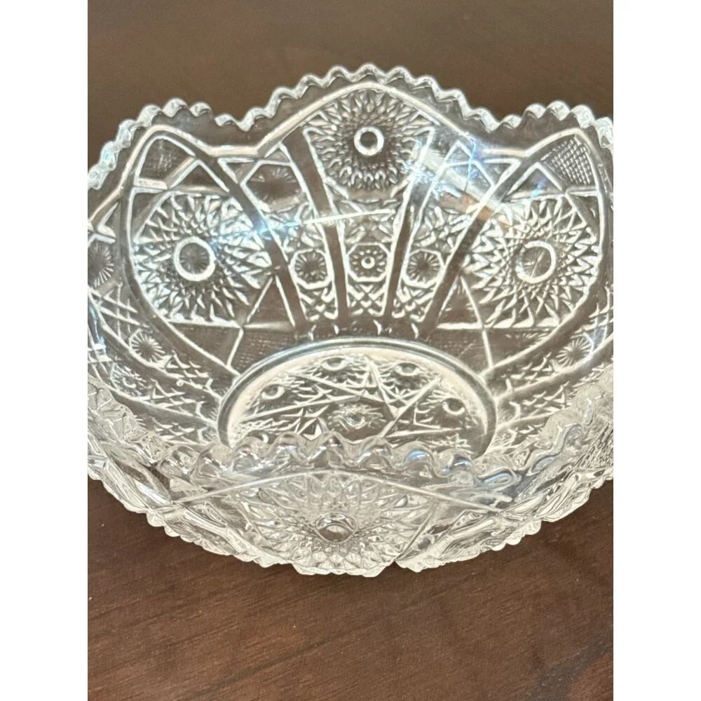 Vintage Imperial Glass Daisy & Button Round Bowl Sawtooth Edge Serving Piece